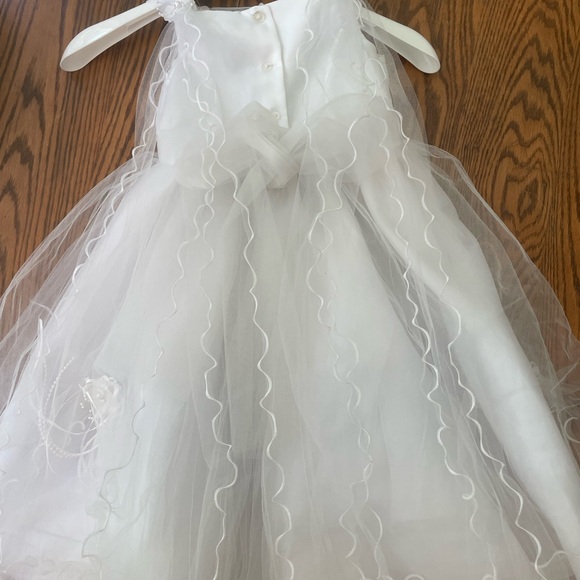 🟢 3 for $15 - FLOWER GIRL White chiffon dress with crinolines. Size 5T - Picture 5 of 8